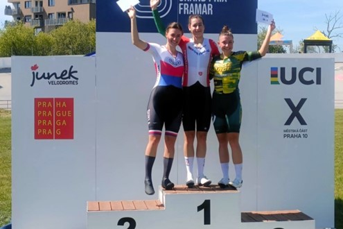 Daniela Campos vence corrida por pontos no segundo dia do GP Junek Velodromes