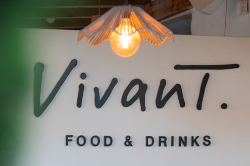 VIVANT inaugura um novo capítulo de sofisticação no Algarve - Sob nova gerência, o Vivant reabre na Quinta do Lago com uma experiência que une gastronomia mediterrânica, cocktails de assinatura e música