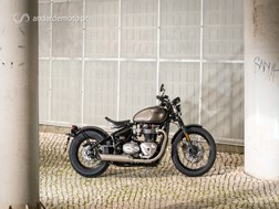 Triumph Bonneville Bobber