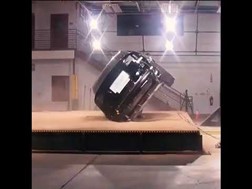 TESLA MODEL X com 5 estrelas