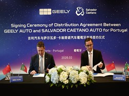 Geely Auto e Salvador Caetano Auto estabelecem parceria estratégica  - Para a distribuição de veículos da marca Geely em Portugal