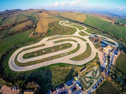 Uma volta ao VR46 Motor Ranch do Valentino Rossi