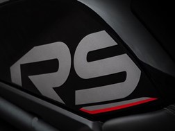 A Triumph provoca-nos com um “teaser” da nova Speed Triple RS