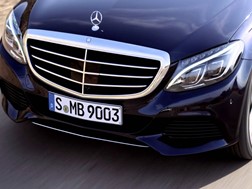 Os primeiros vídeos do novo Mercedes Classe C 2014