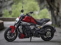 Ducati apresenta a nova XDiavel V4