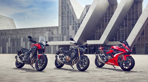 O trio de modelos Honda de 500 cm³, compatíveis com carta A2, recebe uma série de atualizações para 2022