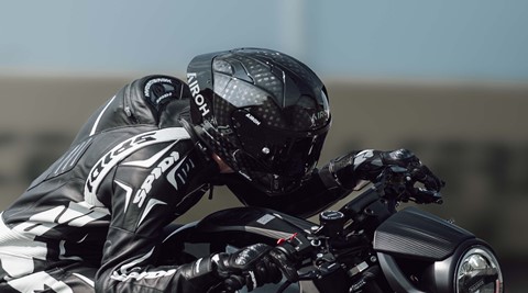 AIROH GP 800 FIM RACING #1: O CAPACETE DE CORRIDA VOLTA A BRILHAR EM MISANO