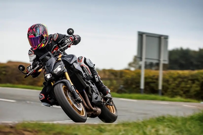 Honda CB1000 Hornet passa a contar com proteção de motor homologada pela FIM