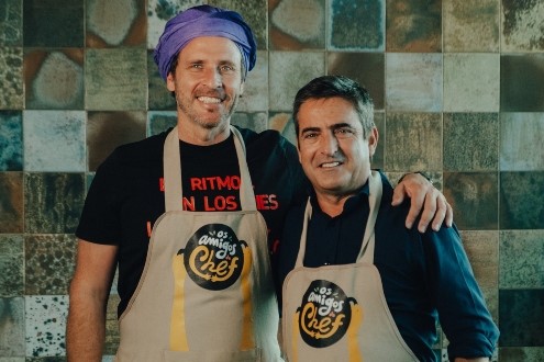 Novo programa de Chakall junta amigos em casa e ingredientes surpresa