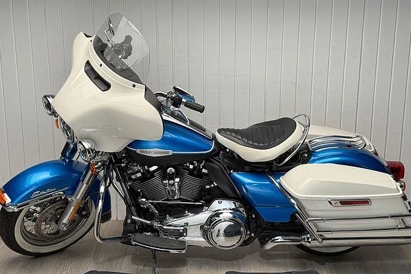 Ewan McGregor coloca motos de coleção à venda em leilão online