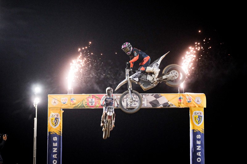 Moto elétrica vence pela primeira vez no Campeonato Nacional de Supercross