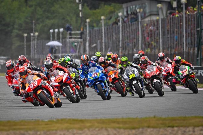 Moto gp corrida no circuito