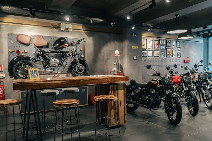 Royal Enfield reforça presença em Lisboa com novo espaço de 1.200 m² em Entrecampos