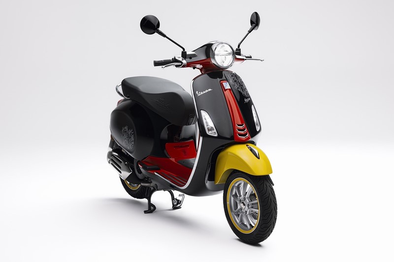 超希少！Vespa 50cc Vespa Primavera Mickey Mouse com 50cc e 125cc - MotoNews - Andar