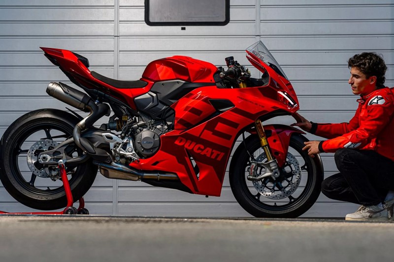 Passatempo da Ducati oferece Panigale V2 personalizada e experiência em pista com Marc Márquez