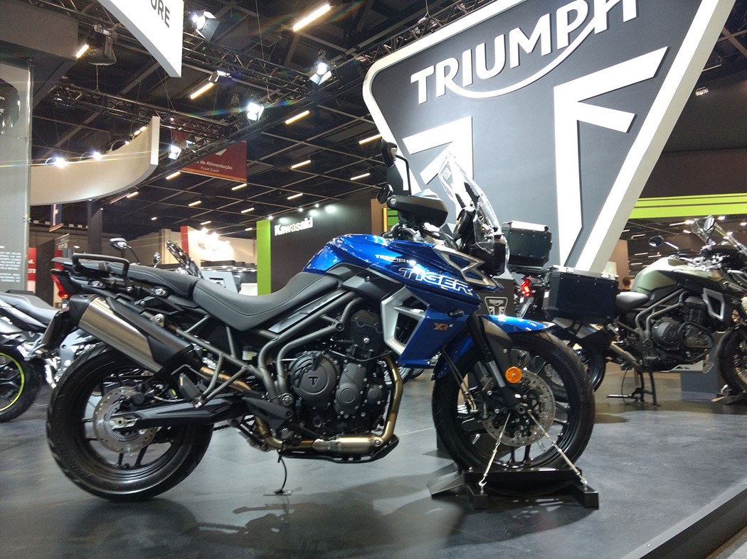 Renovada, Triumph Tiger 800, mostrada em Milão na semana passada, veio ao Salão Duas Rodas