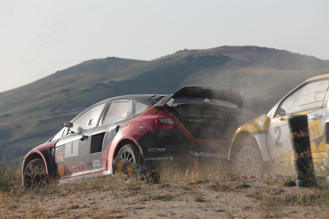  Joaquim Santos (Ford Focus) pressionado por Pedro Matos (Citroen DS3)