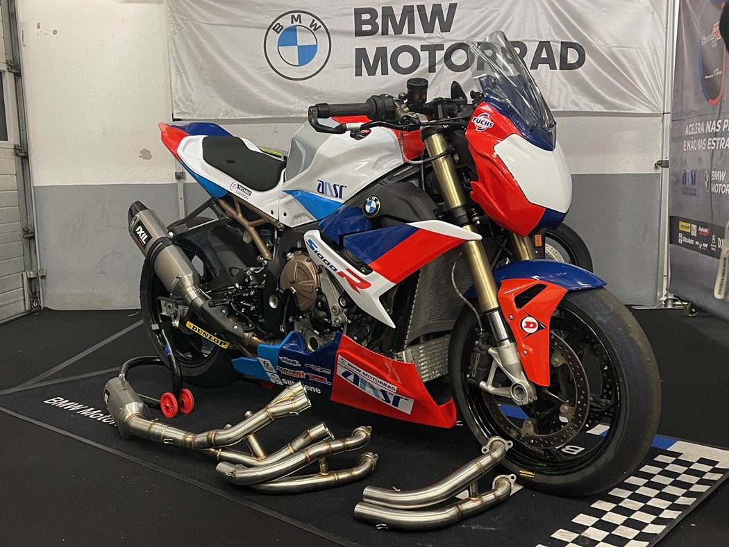 Troféu BMW S 1000 R vai animar as pistas em 2022! - Desporto - Andar de Moto