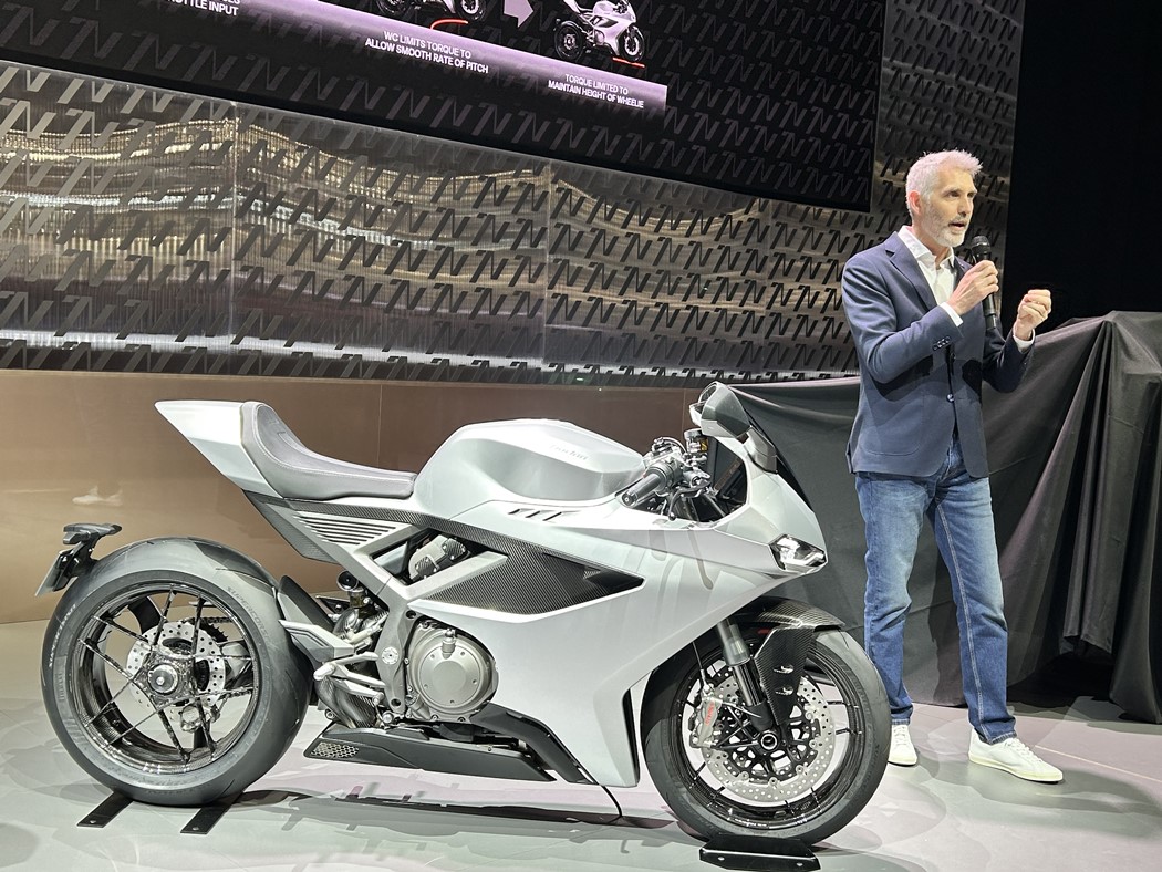 Brian Gillen e a Manx R na EICMA 2025