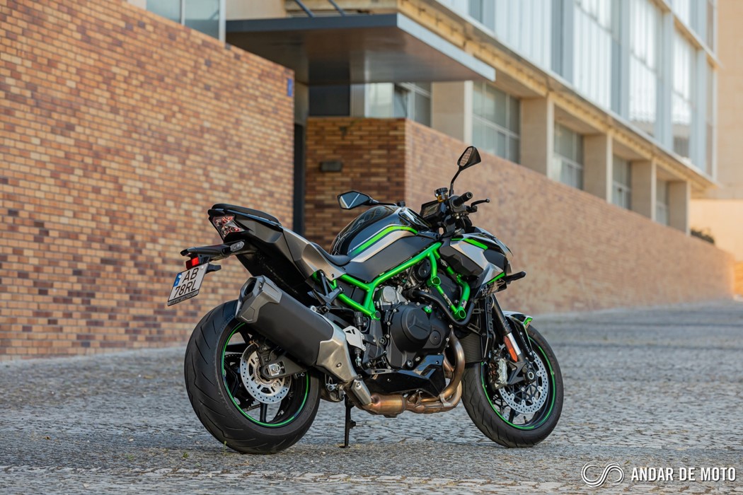 Teste Kawasaki Z H Do Outro Mundo Test Drives Andar De Moto Brasil