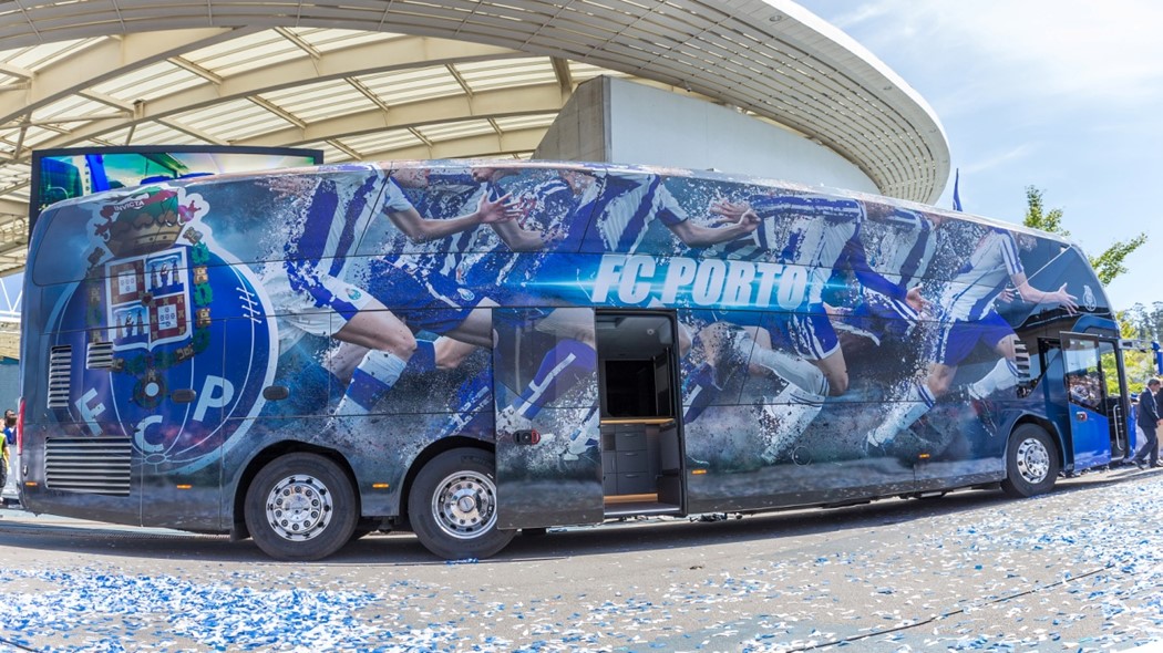 F. C. Porto apresenta novo autocarro com dois pisos Sabia que