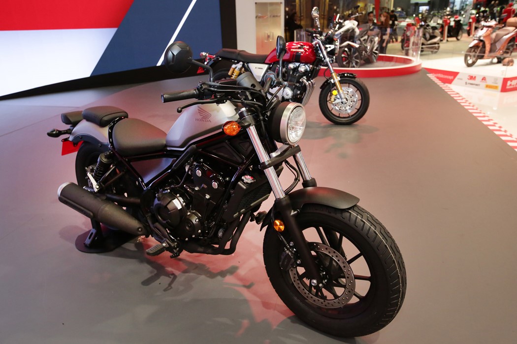 A jovial Honda Rebel 500 veio testar a aceitação do público