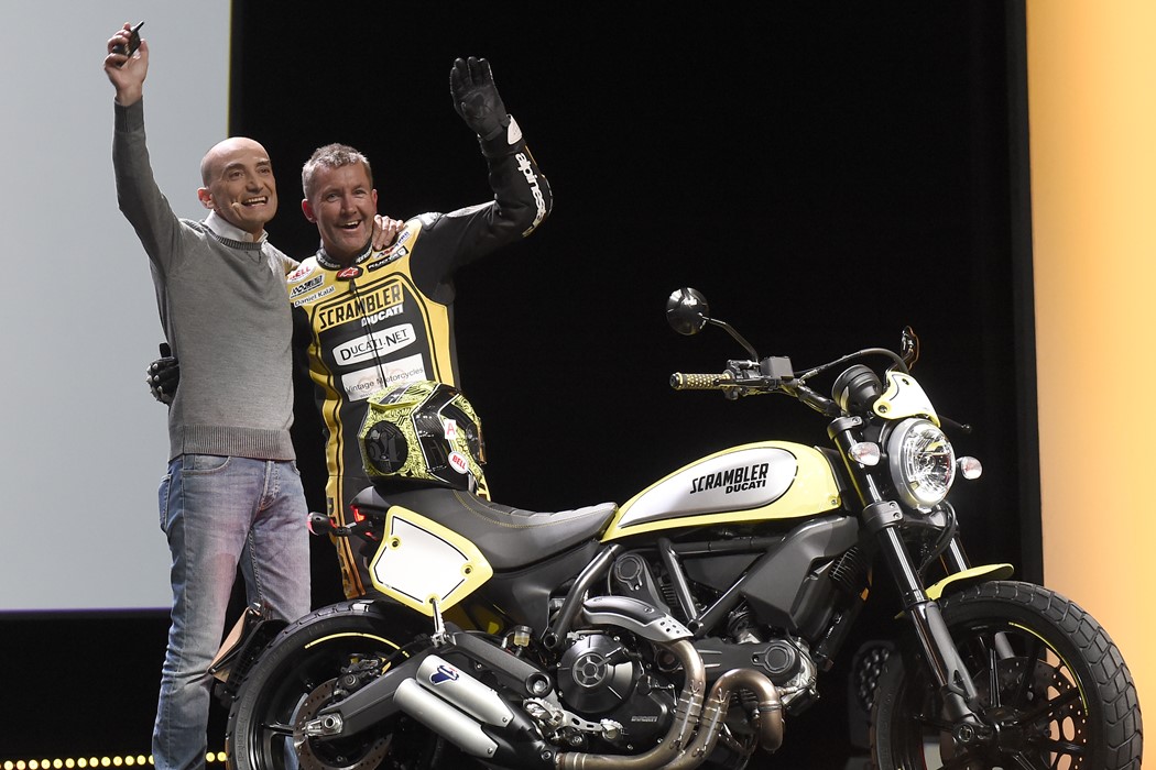 Apresentação da Scrambler Flat Track Pro com Troy Bayliss