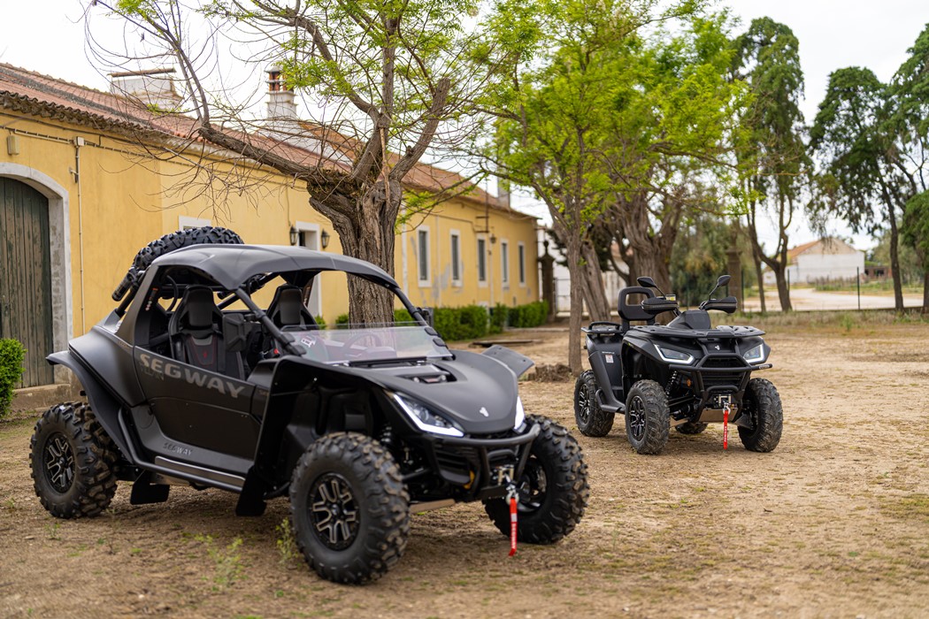 ATV Snarler AT6 LX Black Edition e SSV Villain SX10 X Black Edition