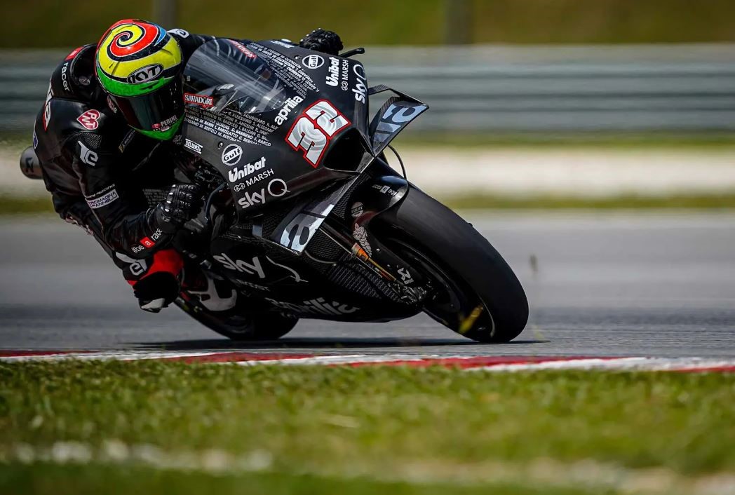 Lorenzo Savadori vai lutar com Bradley Smith pelo segundo lugar na Aprilia Gresini em 2021