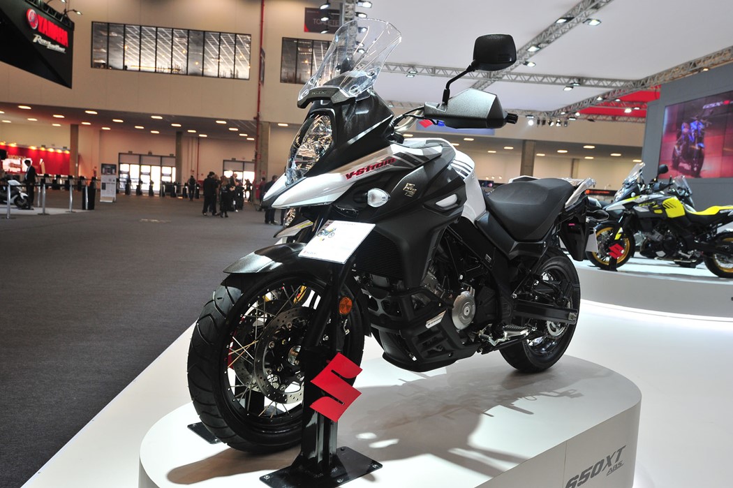 Suzuki mostrou a renovada linha V-Strom, que tem motores de 650 e 1000cc