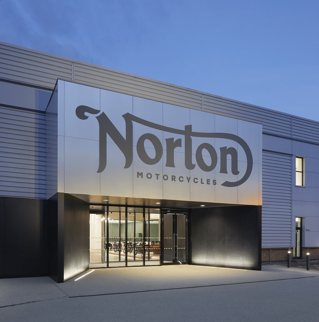 fábrica de 7.000 m² em Solihull