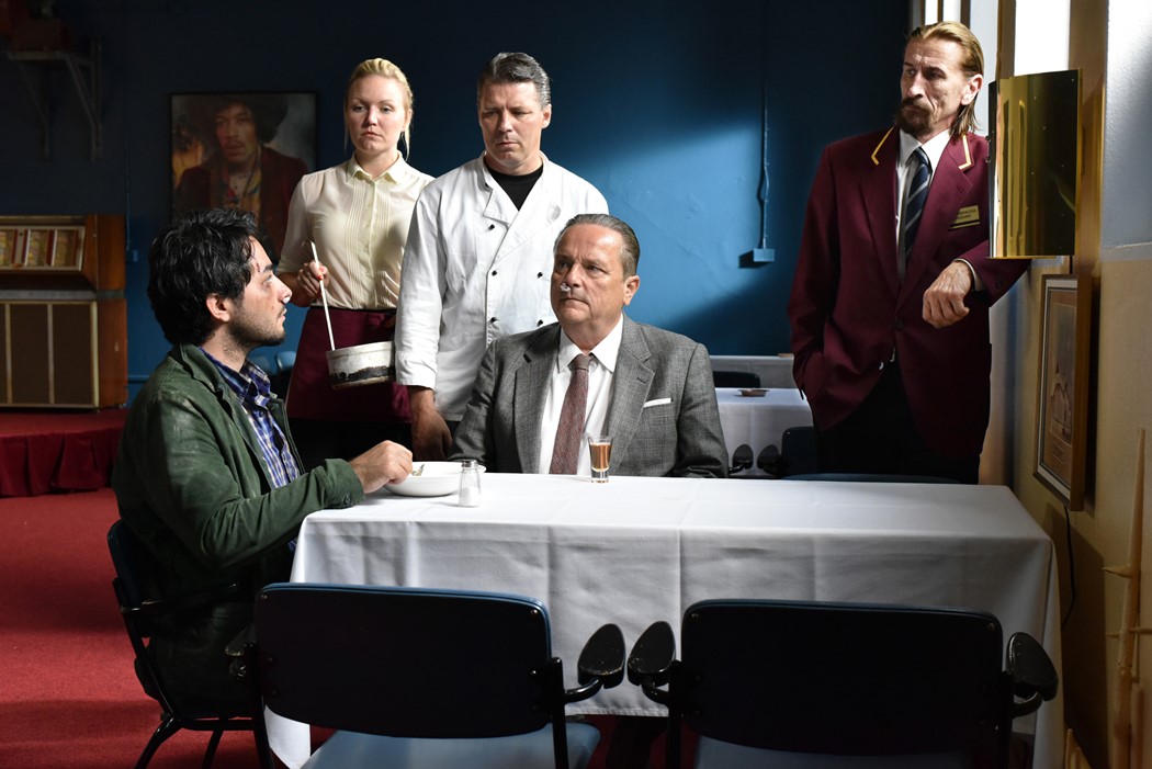O Outro Lado da Esperança, de Aki Kaurismäki · Finlândia/Alemanha · FIC · 2017 · 98'