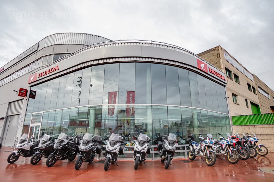 As NT1100 que nos acompanharam ao longo dos pouco menos de 740 quilómetros, estavam de volta, todas sãs e salvas, ao concessionário Honda Ikono Motorbike