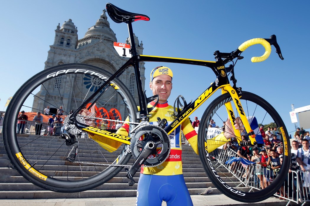 O espanhol Raúl Alarcón, de 32 anos, venceu a competição em bicicleta mais emblemática de Portugal pelo segundo ano consecutivo