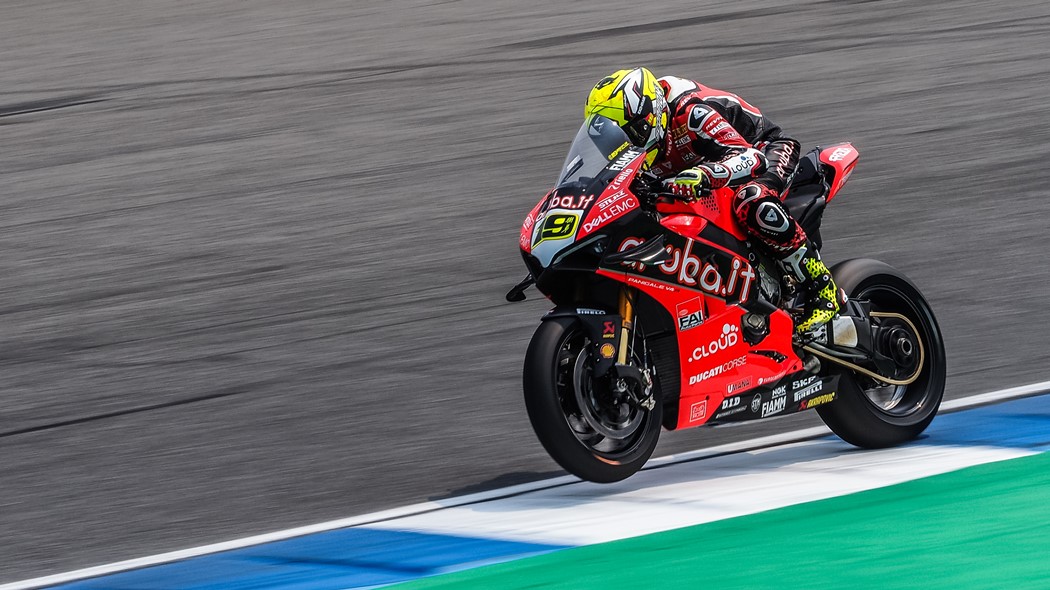 Alvaro Bautista está intocável e leva seis vitórias em seis corridas realizadas