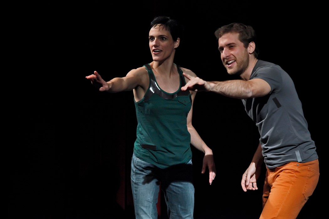 Um gesto que não passa de uma ameaça