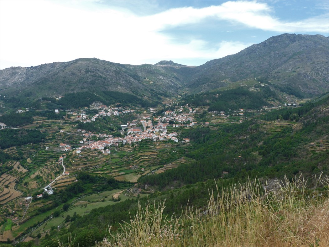 Loriga e o Vale Glaciar.