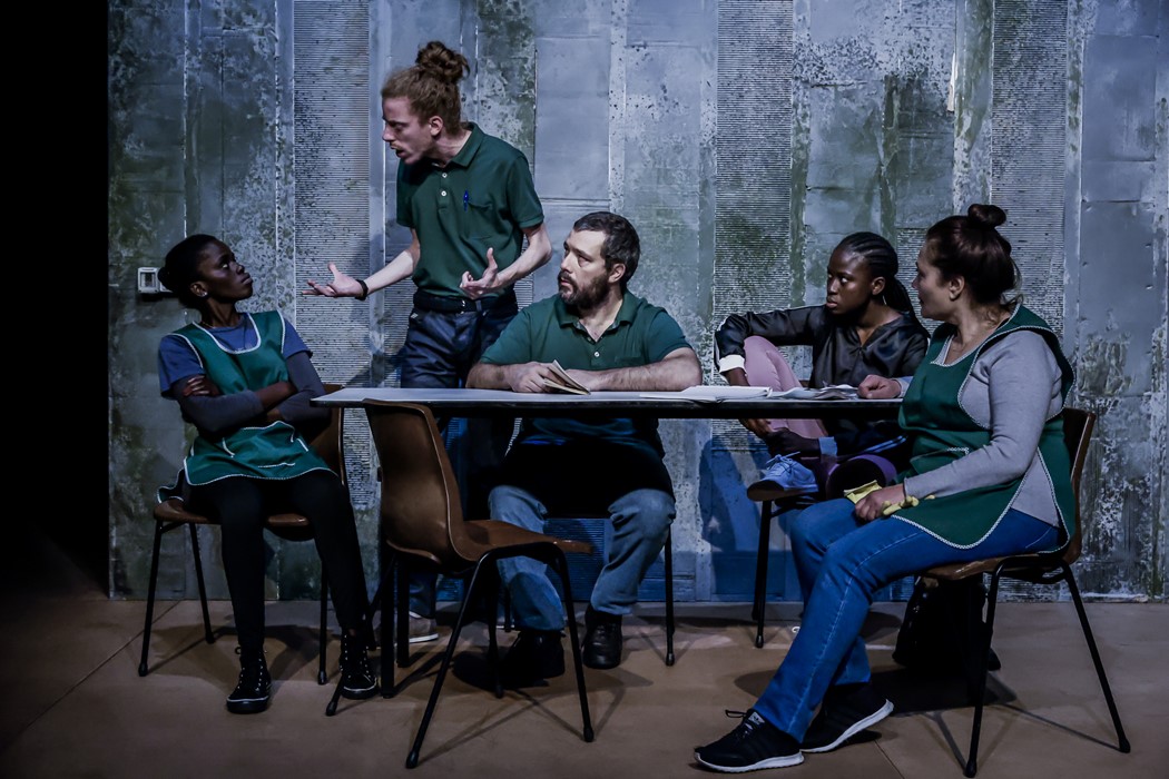 "Além da dor", de Alexander Zeldin, com encenação de Rodrigo Francisco, para a Companhia de Teatro de Almada