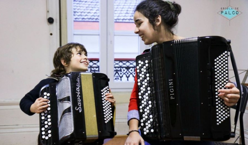 A Escola de Palco é a plataforma formativa da d'Orfeu Associação Cultural