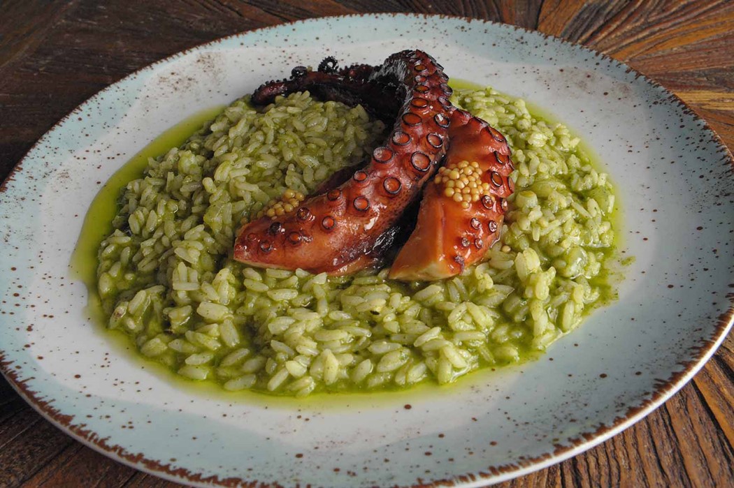 Polvo Glaceado com arroz de coentros e lima ©Maria Mattos