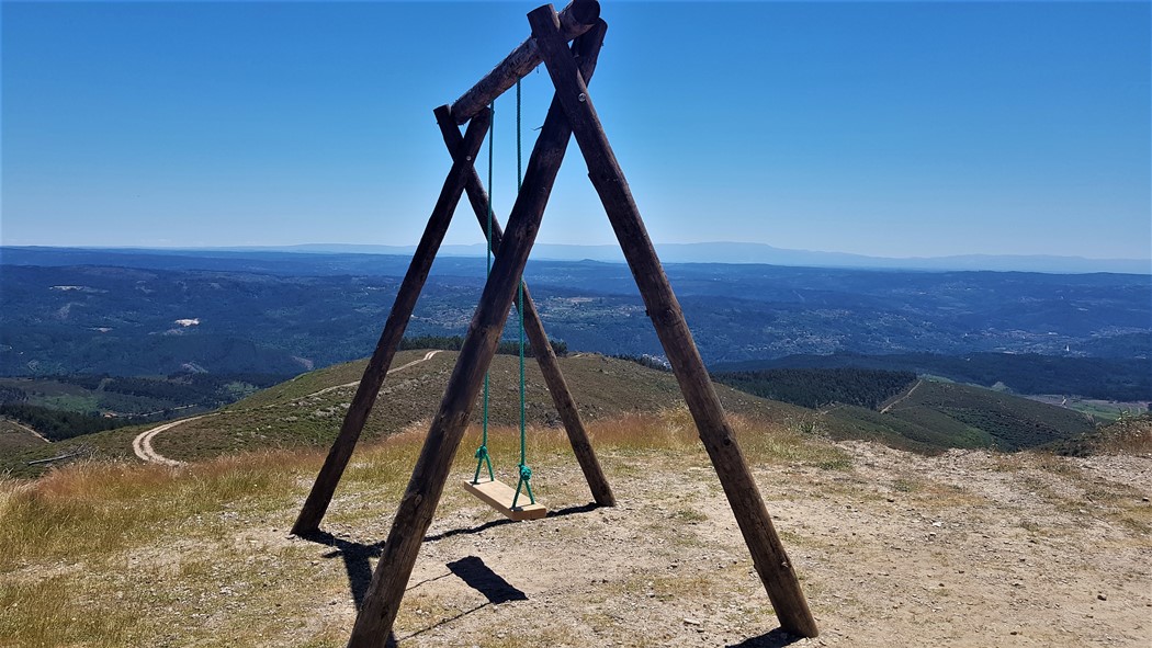 Miradouro e baloiço