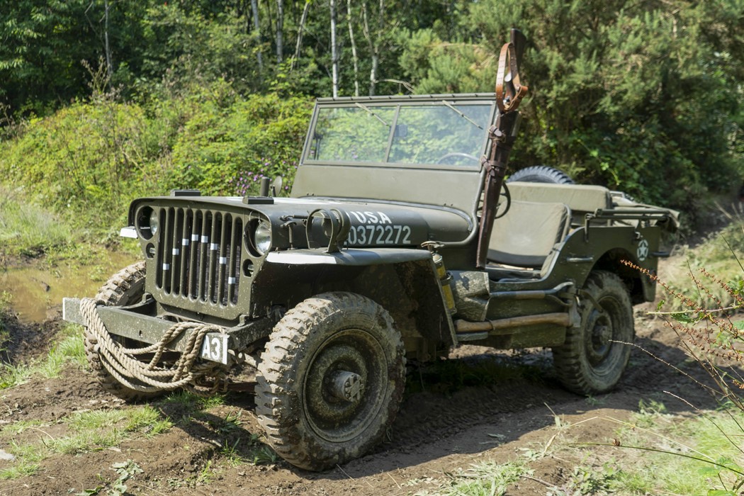 Land Rover Defender 