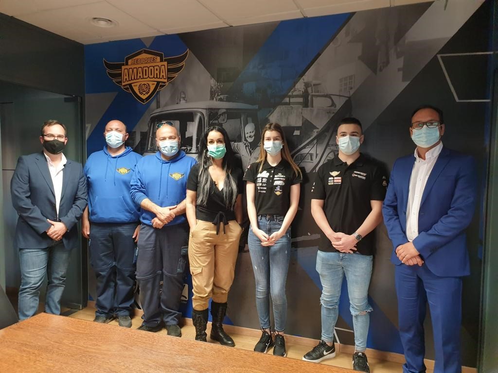 Da esquerda para a direita: Marco Martins (Gerente Rame Moto), Sérgio Silva e Pedro Silva (Gerentes Reboques Amadora), Rita Guerra (cantora), Rafaela Peixoto e Tomás Alonso (pilotos equipa Rame Moto Racing) e Filipe Martins (Gerente Rame Moto).