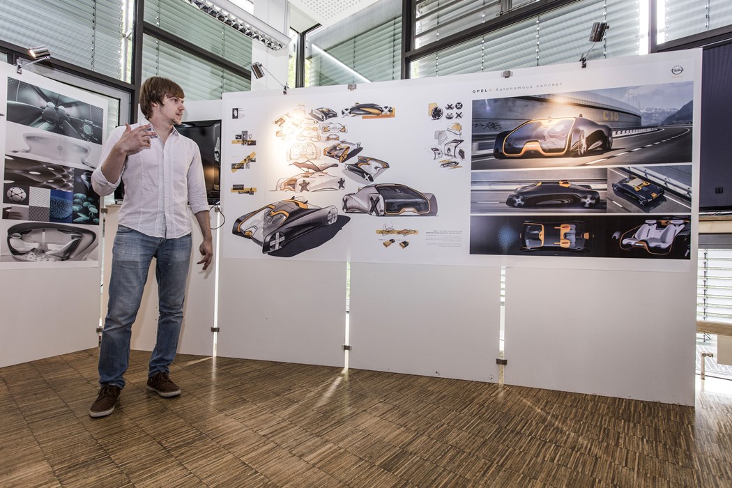  Roman Zenin inicia estágio de seis meses no Estúdio de Design em Rüsselheim