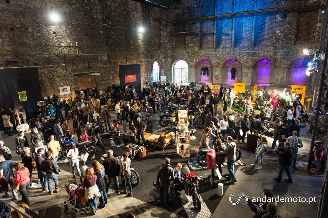 O Lisboa Art&Moto realiza-se na LX Factory, num cenário que lhe confere um ambiente único.