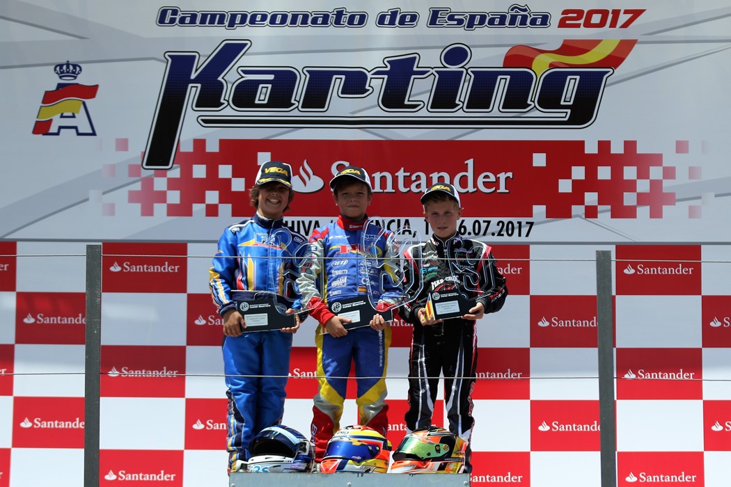 Ivan Domingues no pódio do Campeonato de Espanha de Karting