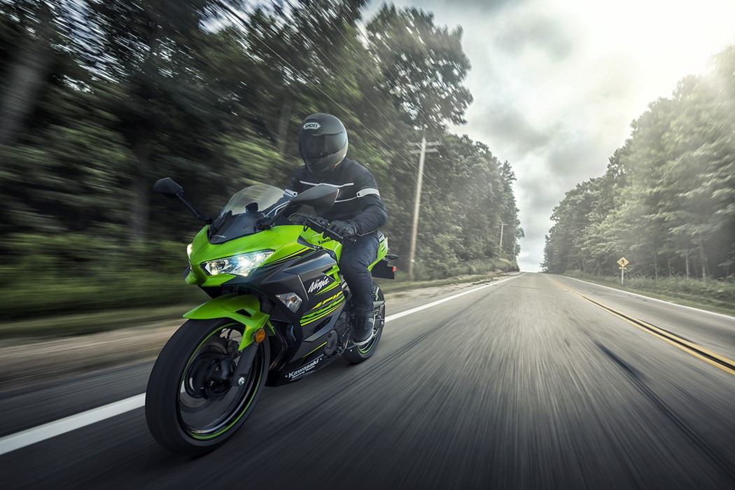 Kawasaki Ninja 400 tem motor de dois cilindros completamente novo para substituir a Ninja 300