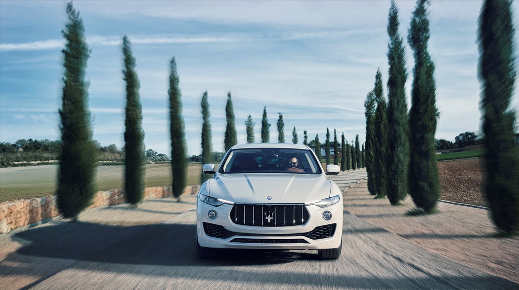 Pneus Bridgestone equipam Maserati Levante