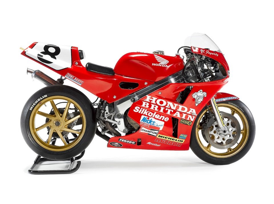  O famoso autocolante Tony Scottna RC30 de Fogarty