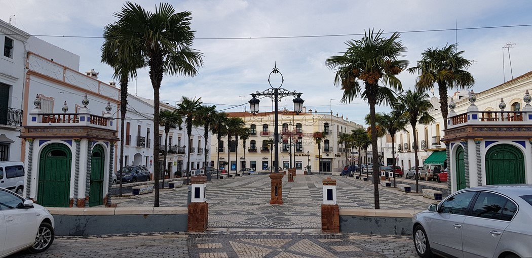 Olivença - Praça central com calçada portuguesa